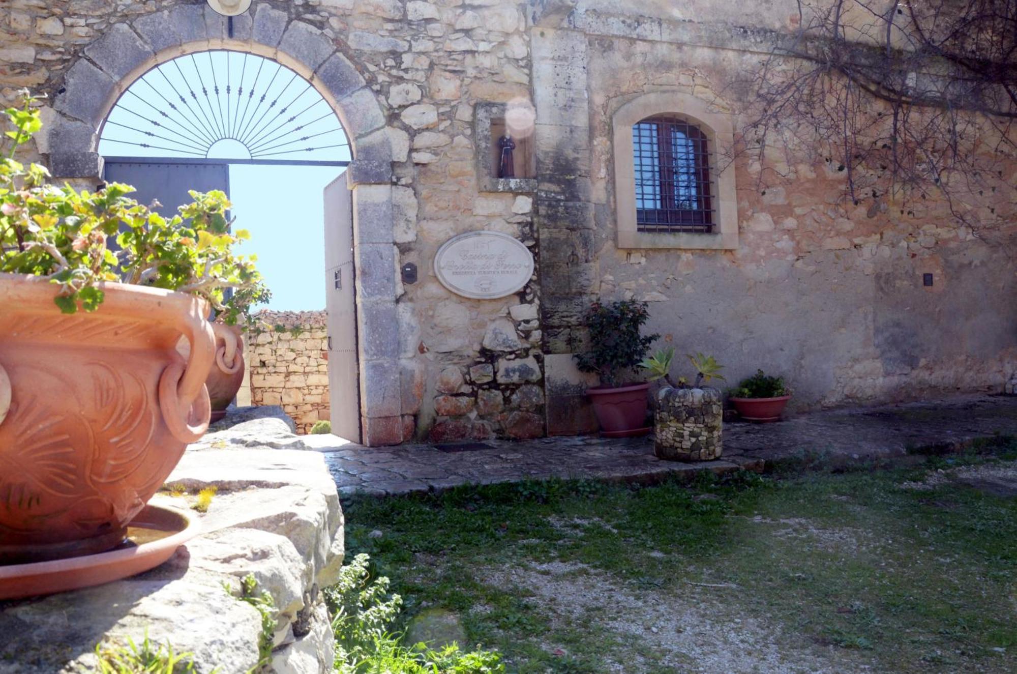 Casina Di Grotta Di Ferro ξενώνας Santa Croce Camerina Εξωτερικό φωτογραφία